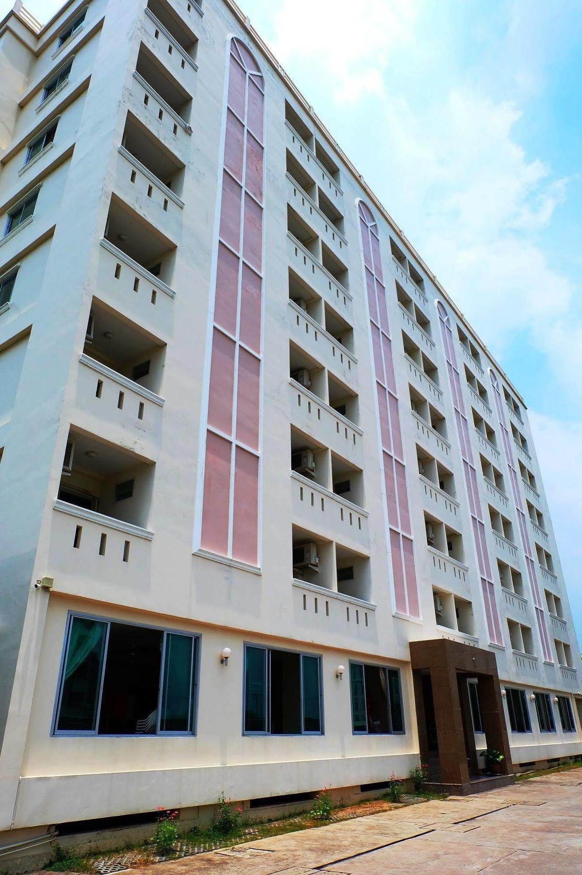 Hotel Larrivee Bang Bo Exterior foto